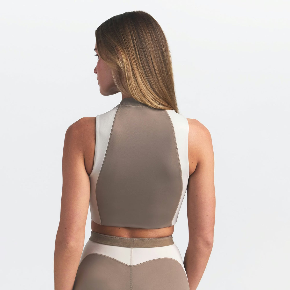 NikeSKIMS shine front zip bra