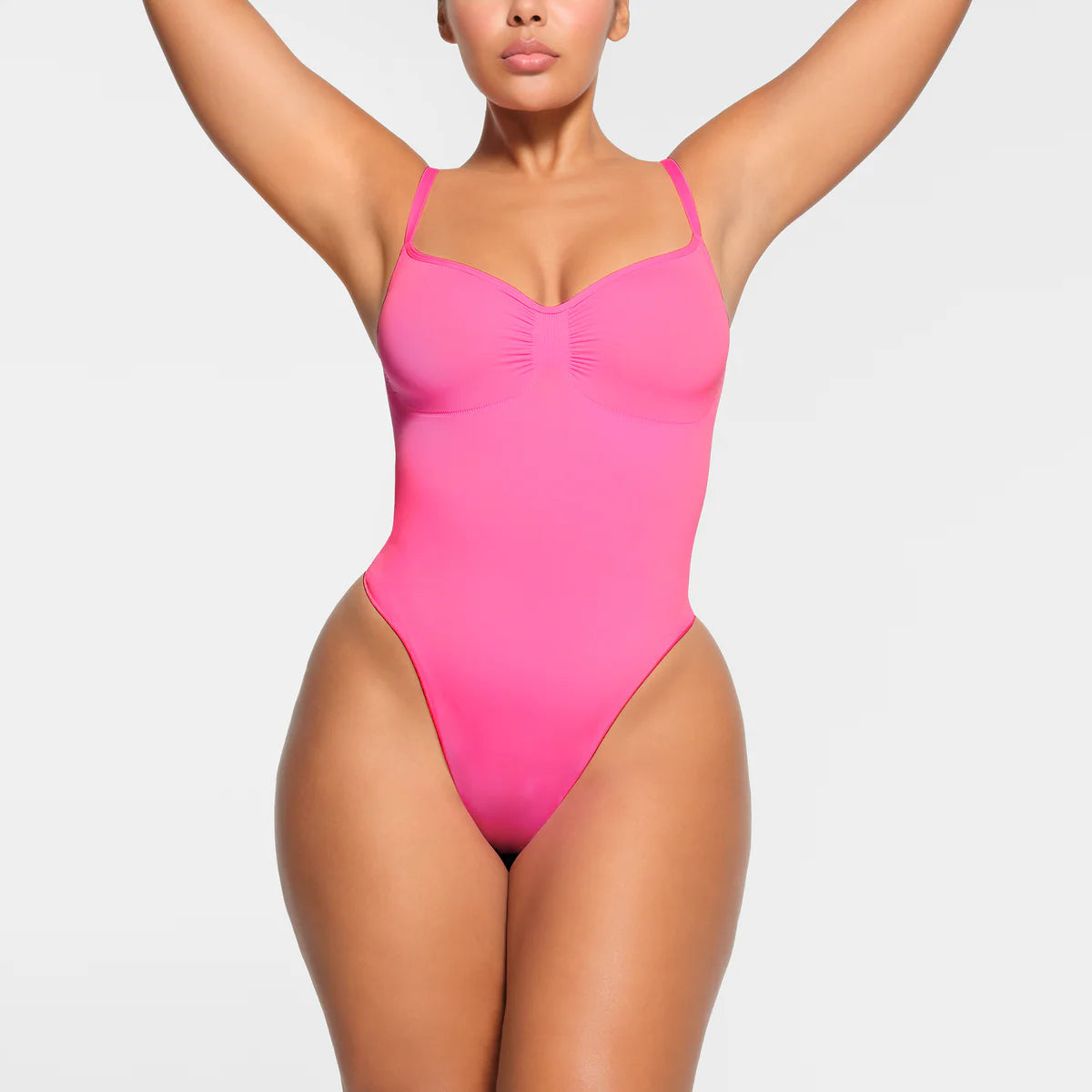 SKIMS SEAMLESS SCULPT THONG BODYSUIT