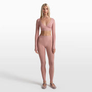 NIKESKIMS, weightless layers vpanel legging