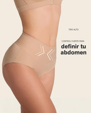 092045 Panty clásico tiro alto de control fuerte de abdomen LEONISA