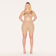 Skims body hip shaping mid thigh short