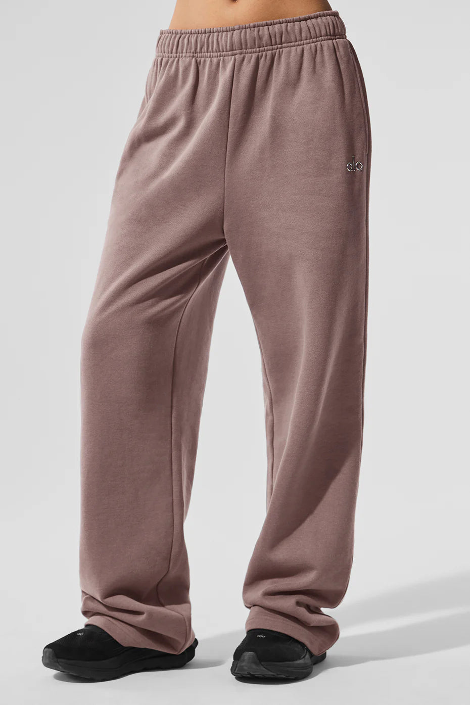 Accolade straight leg sweatpant ALO YOGA