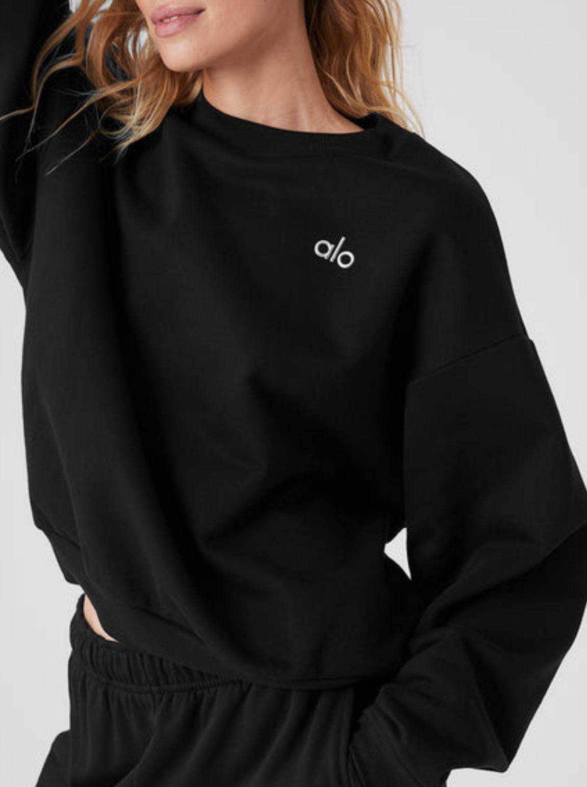 Accolade Crew Neck Pullover - ALO YOGA