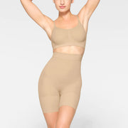 EVERYDAY SCULPT HIGH-WAISTED MID THIGH SHORT SKIMS