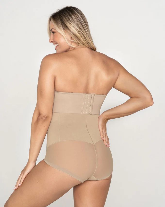 Panty faja de tiro alto y control de abdomen invisible en glúteos LEONISA 012811
