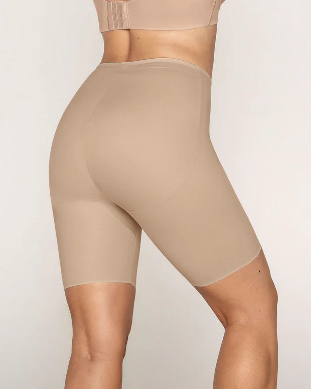 Panty short invisible de control de abdomen efecto levanta cola LEONISA 012992