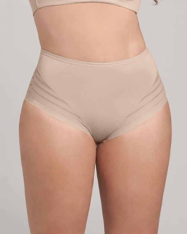 Panty faja clásico con control moderado de abdomen y bandas en tul LEONISA 012903