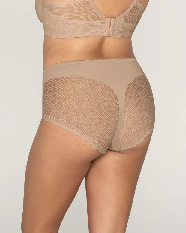 Panty faja clásico invisible con transparencias en glúteos y laterales LEONISA 012984